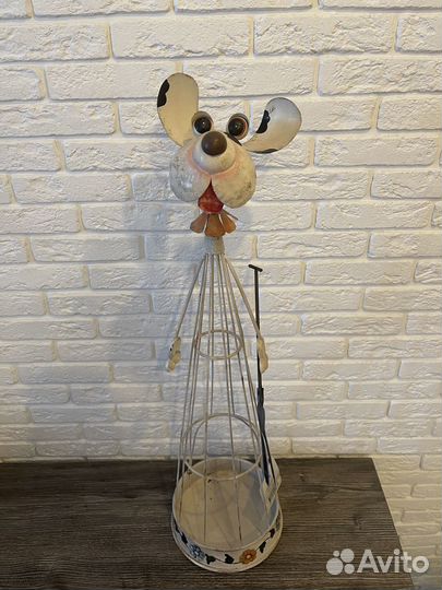 Интерьер сада, квартиры, балкона- собака - забияка