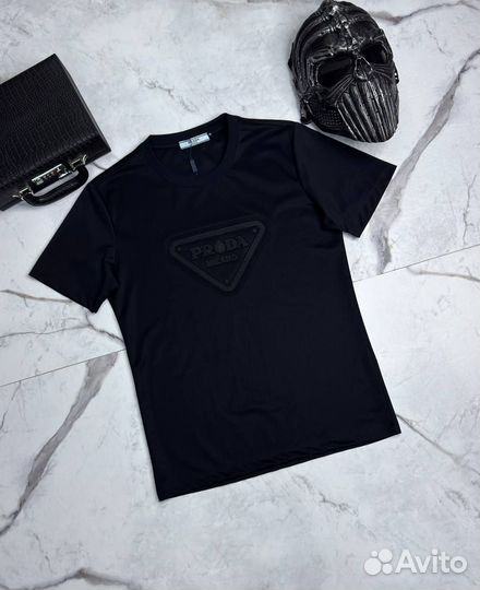 Футболка Prada