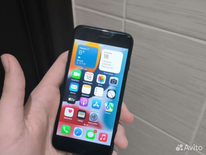 Телефон iPhone 7