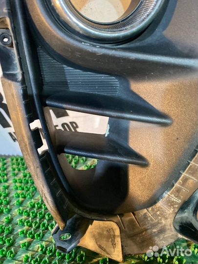 Накладка противотуманной фары передняя правая Kia