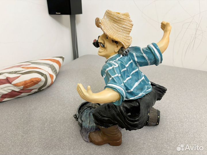 Статуэтка подставка под булылки