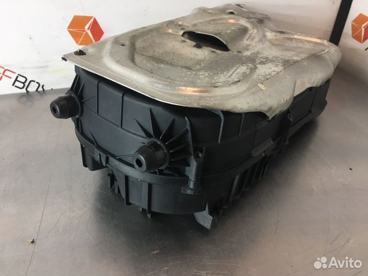 Корпус воздушного фильтра Mercedes C-Class W204