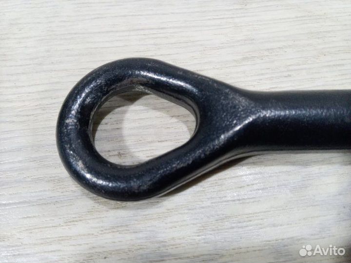 Крюк буксировочный Toyota Rav4 2013-2019