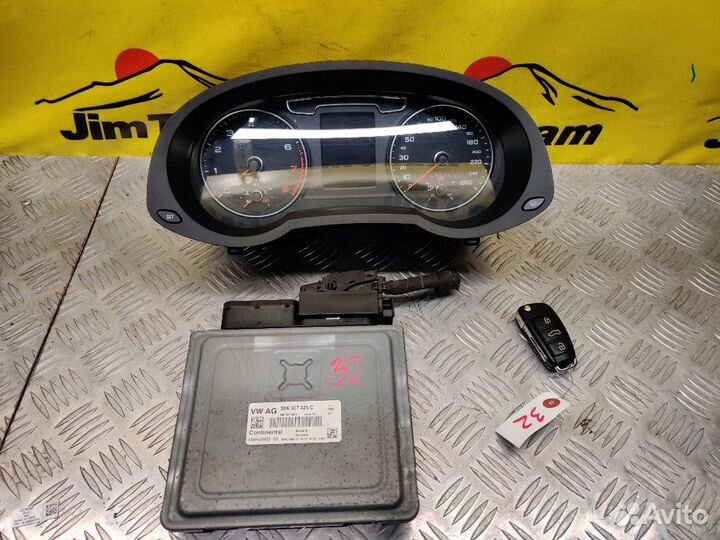 Панель приборов спидометр Audi Q3 8U 8UB culb 2.0