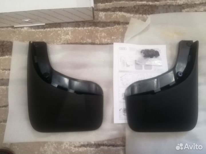Новый комплект задних брызговиков Audi Q7 2010-15