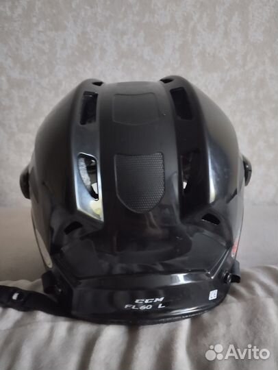 Хоккейный шлем