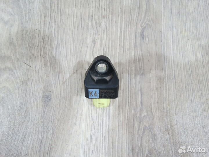 Датчик airbag Toyota Camry 70