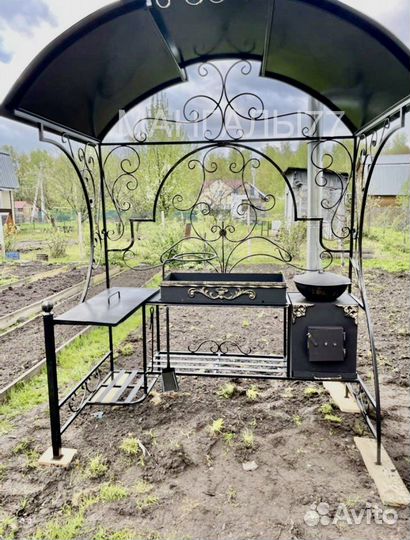 Мангал с крышей
