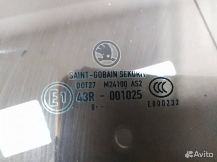 Стекло двери задней левой Skoda Superb 2008-2015