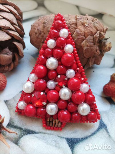 Брошь ëлка ручной работы новая