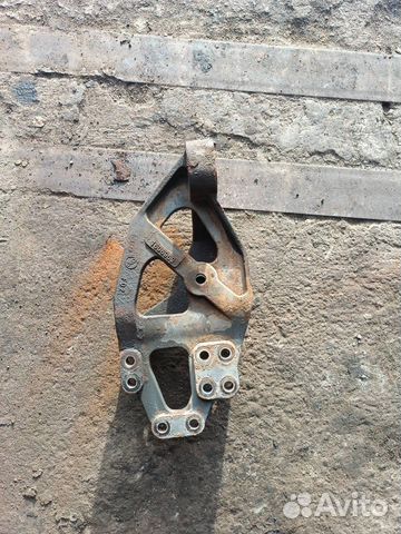 Кронштейн (крепление) левый DAF XF 105 2009