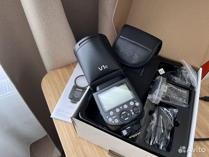 Вспышка Godox V1C for Canon