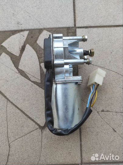 Мотор стеклоочистителя 2110 (редуктор)