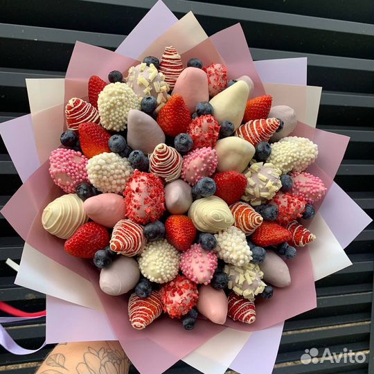 Клубника в шоколаде букет