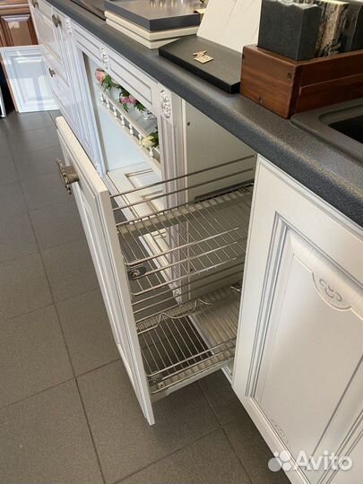 Кухня с Итальянскими фасадами готовая