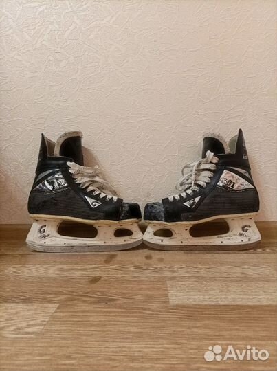 Коньки хоккейные