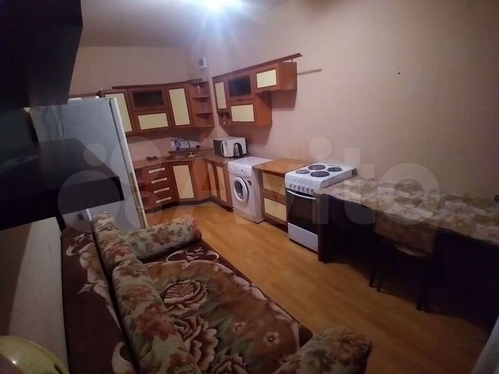 2-к. квартира, 82 м², 7/17 эт.