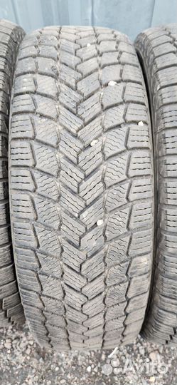 Michelin X-Ice Snow 215/65 R17 99T