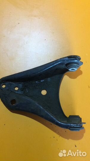 Рычаг передний левый на Renault Kangoo