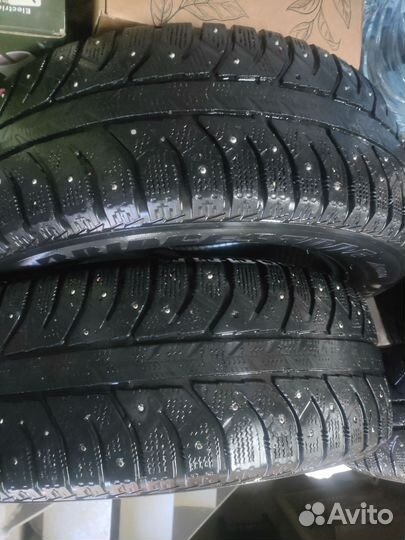 Bridgestone Ice Cruiser 7000 205/60 R16