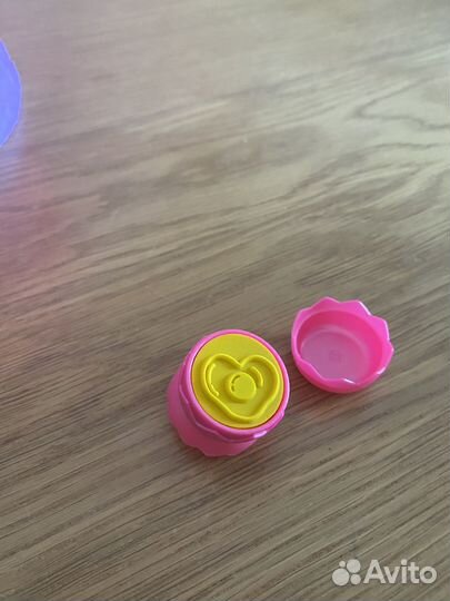 Яйцо Rainbocorns