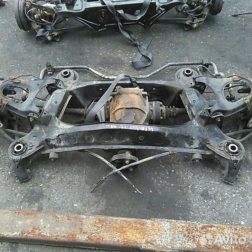 Подрамник toyota celsior UCF10 1UZ-FE