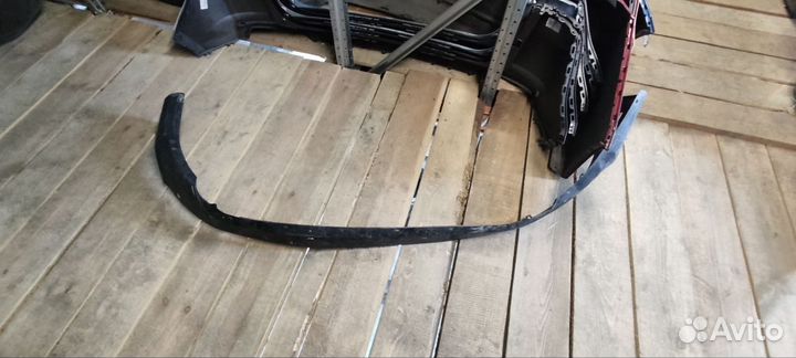 Спойлер заднего бампера Toyota Rav 4