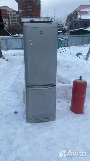 Холодильник бу indesit