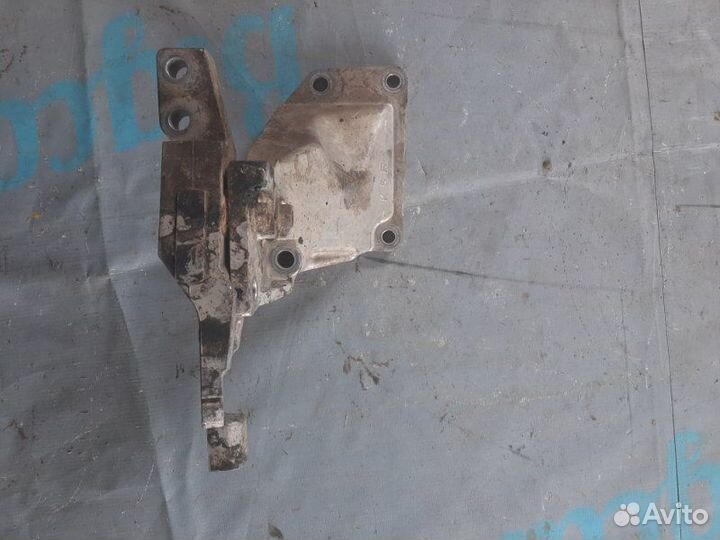 Кронштейн двс правый левый Infiniti Ex/Qx50 J50
