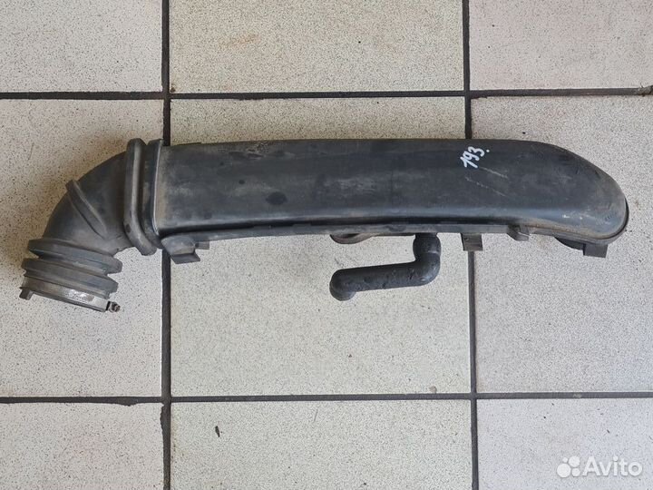 Патрубок воздухозаборника mercedes-benz W210