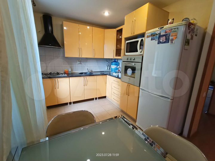 3-к. квартира, 80 м², 2/5 эт.