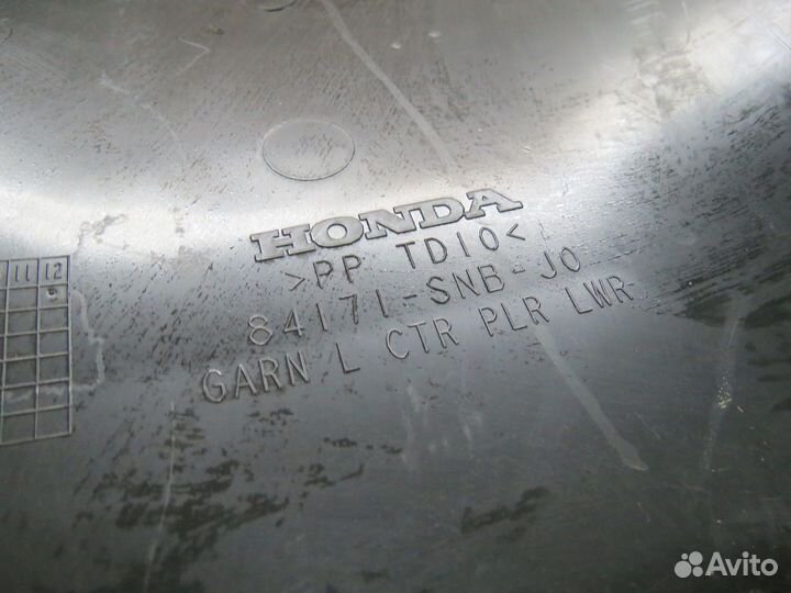 Обшивка средней стойки левая Honda Civic 4D