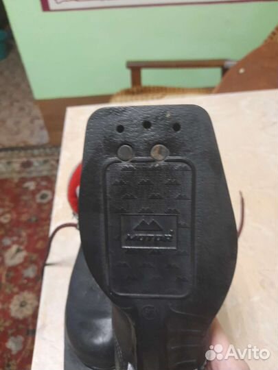 Лыжные ботинки