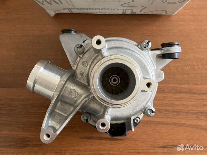 Помпа Mercedes W205 W213 M264 а2642000301