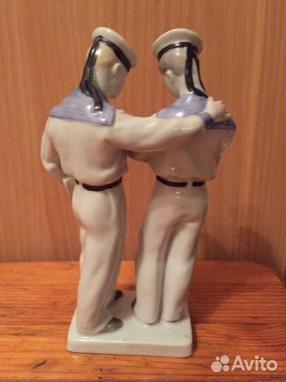 Статуэтка Нахимовцы