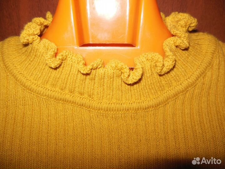 Свитер женский