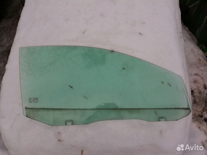 Стекло правое купэ Форд Фокус 2 (1342625)