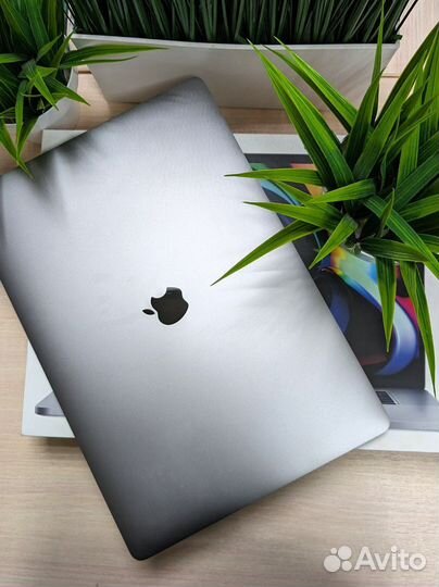 MacBook Pro 16” 2019, Core i7, 16/512GB идеал