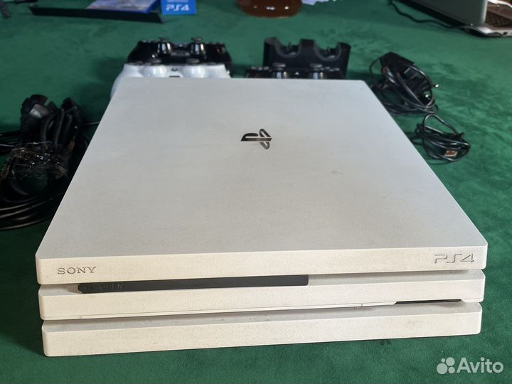 Приставка Sony PlayStation 4pro