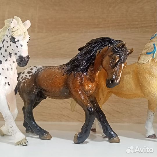 Фигурки лошадей schleich