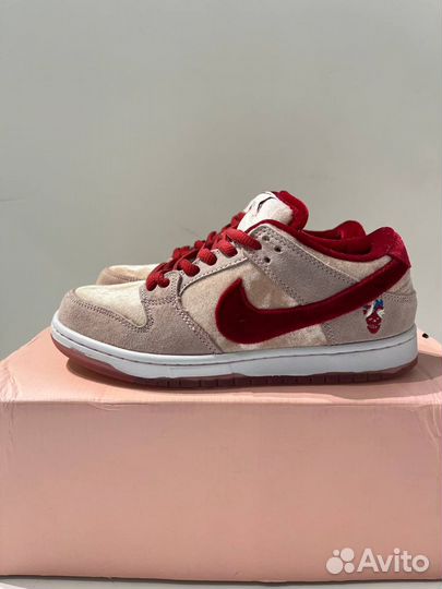 Nike Dunk Low x Valentines Day