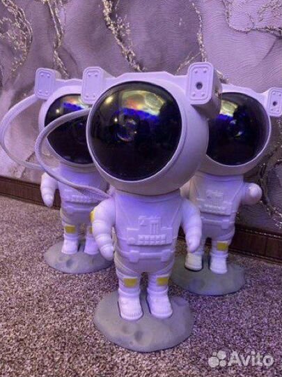 Ночник проектор звездного неба космонавт