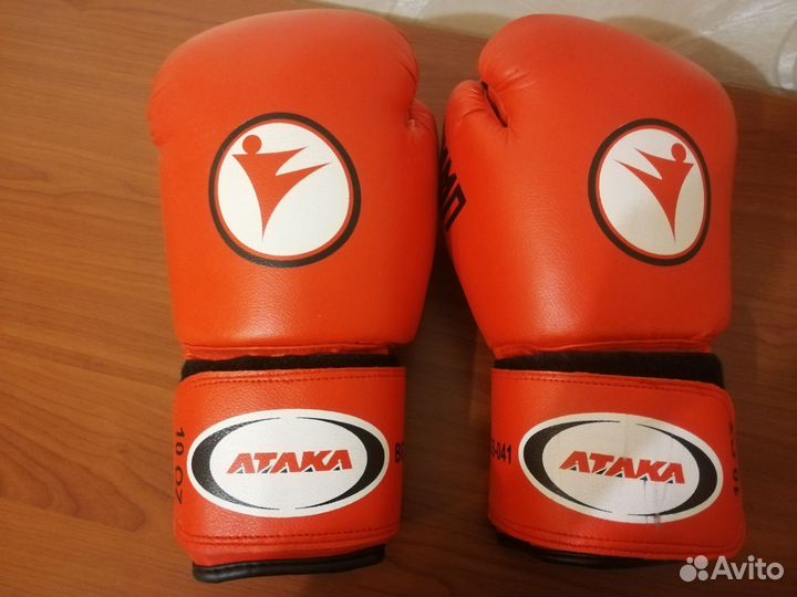 Боксерские перчатки