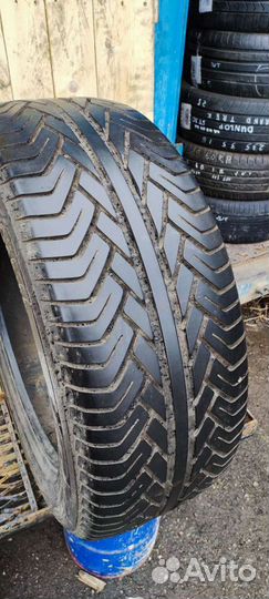 Yokohama Advan Sport V105 235/55 R17 103W