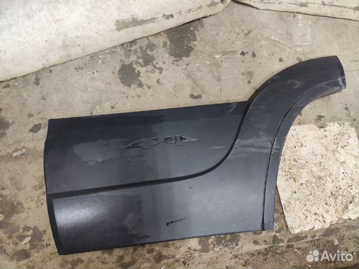 Молдинг двери задней левой Niva Bertone