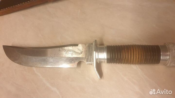 Нож Аллигатор кованный с кожанными ножнами