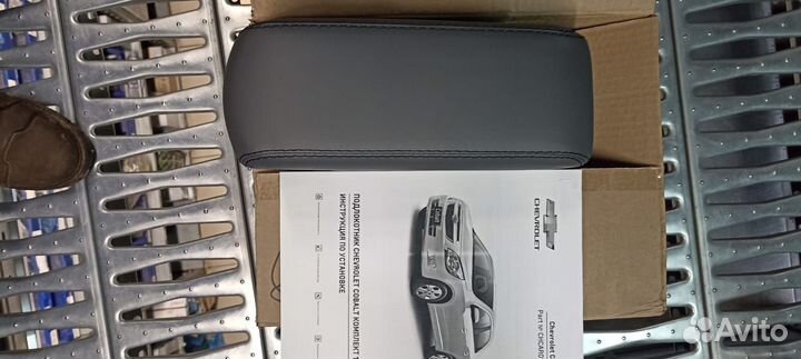 Подлокотник Cobalt / Ravon R4 (кожзам + велюр)