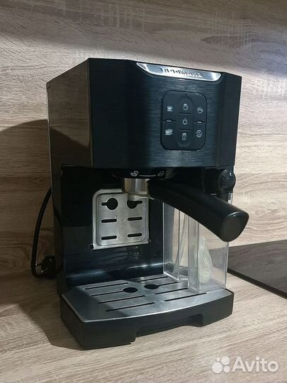 Кофеварка рожковая Redmond RCM-1512