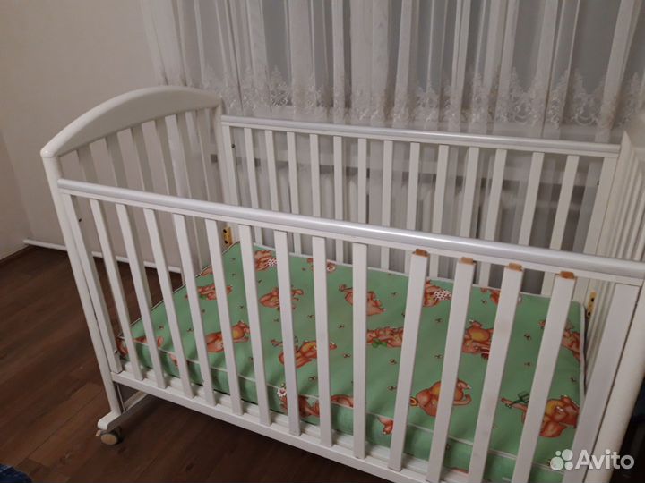 Детская кроватка