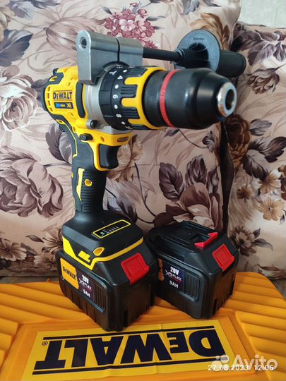 Шуруповёрт для ледобура dewalt DCD 996